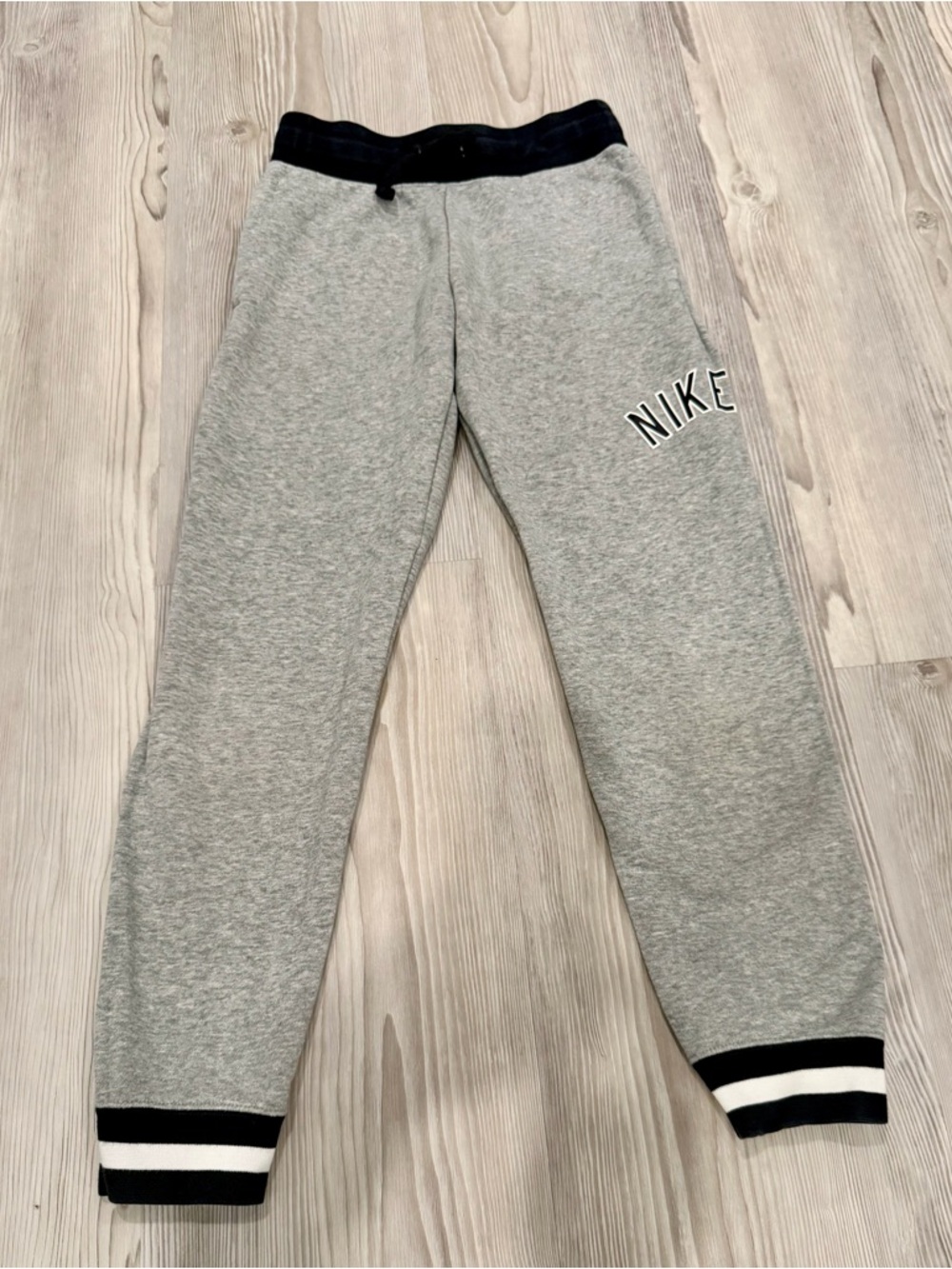 Nike Kids Heather Gray Sweat Joggers. Size Small. GUC